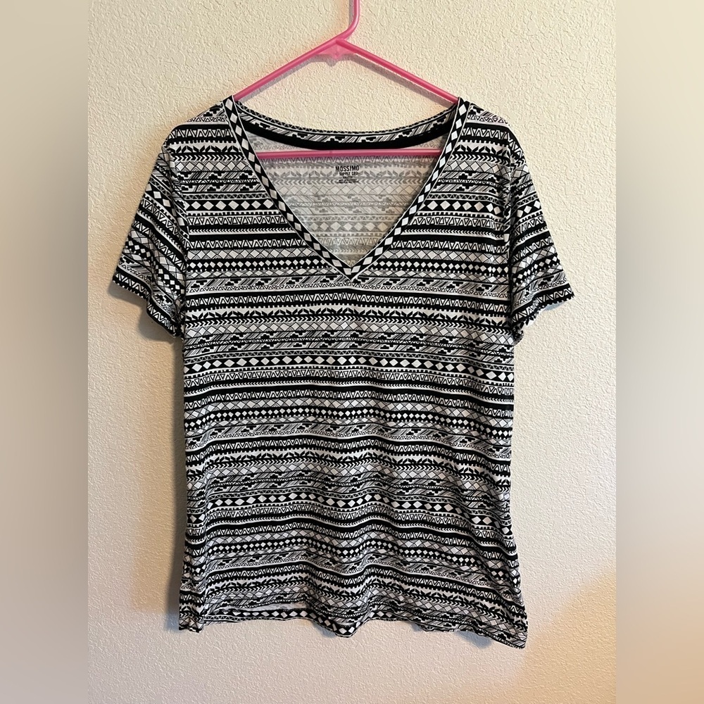 Mossimo Supply Co. Black and White Geometric Tee Size XXL